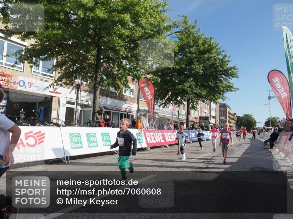 15.09.2024 - PSD Bank Halbmarathon Miley Keyser http://msf.ph/oto/7060608 15.09.2024 10:32:39 Ziel 1, 4, 40, 68, 83, 176, 182, 232, 241, 275, 283, 301, 302 meine-sportfotos.de