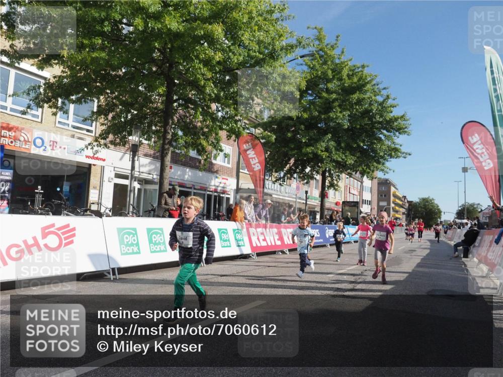 15.09.2024 - PSD Bank Halbmarathon Miley Keyser http://msf.ph/oto/7060612 15.09.2024 10:32:40 Ziel 1, 4, 40, 68, 83, 176, 182, 232, 241, 275, 283, 301, 302 meine-sportfotos.de