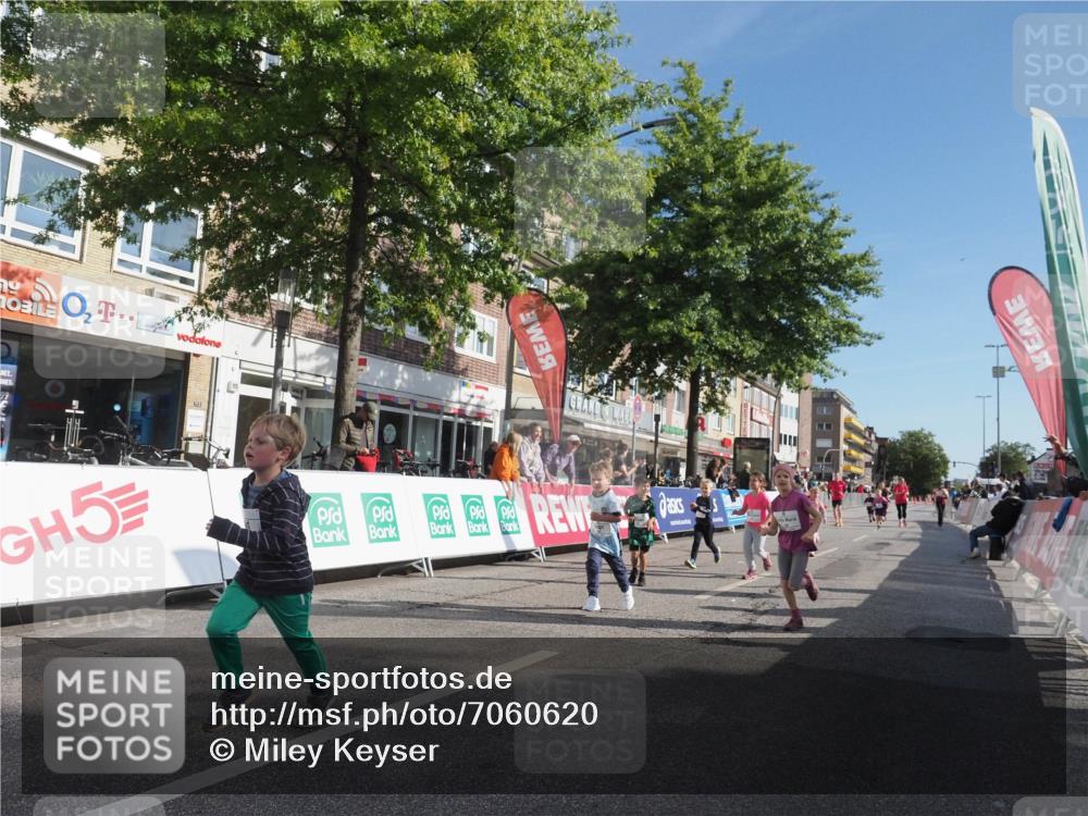 15.09.2024 - PSD Bank Halbmarathon Miley Keyser http://msf.ph/oto/7060620 15.09.2024 10:32:40 Ziel 1, 4, 40, 68, 83, 176, 182, 232, 241, 275, 283, 301, 302 meine-sportfotos.de