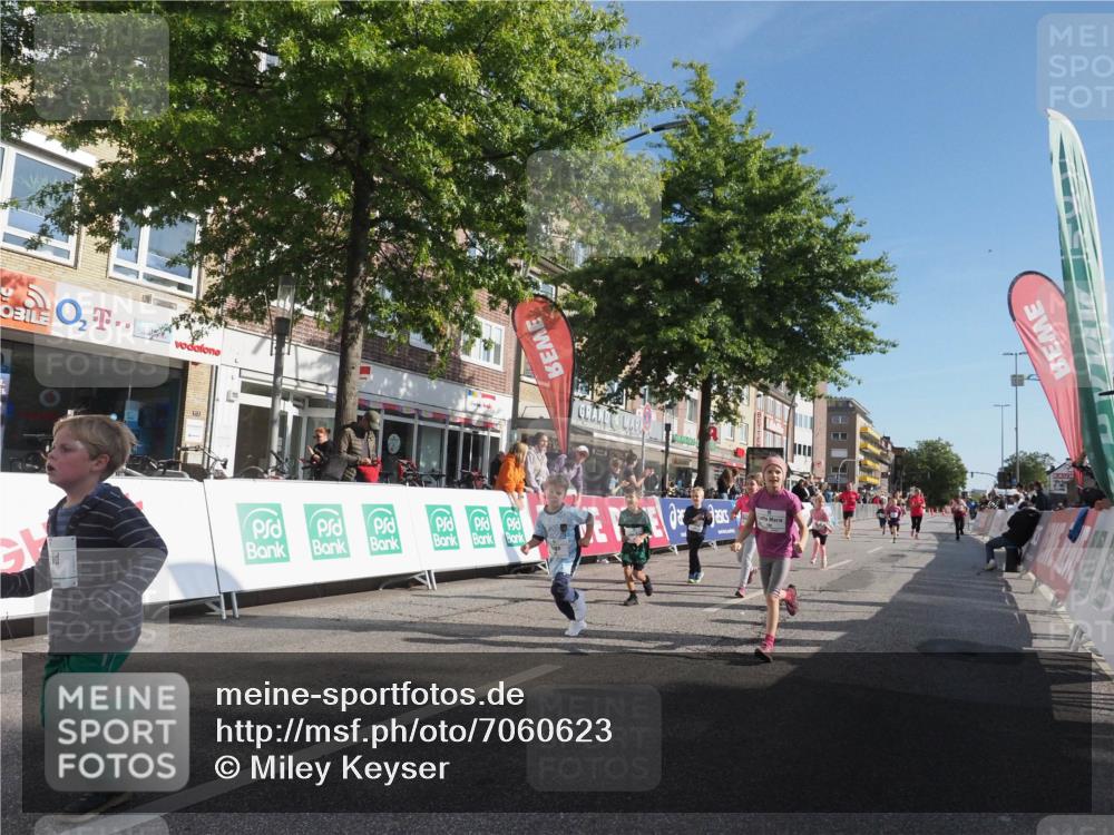 15.09.2024 - PSD Bank Halbmarathon Miley Keyser http://msf.ph/oto/7060623 15.09.2024 10:32:40 Ziel 1, 4, 40, 68, 83, 176, 182, 232, 241, 275, 283, 301, 302 meine-sportfotos.de