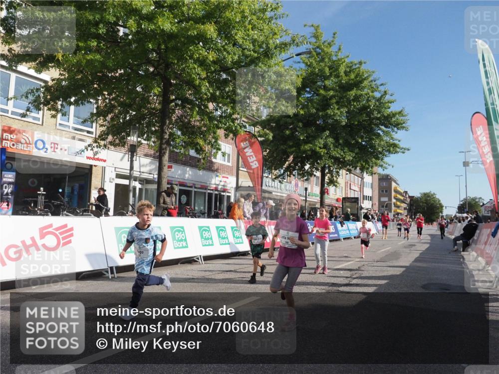 15.09.2024 - PSD Bank Halbmarathon Miley Keyser http://msf.ph/oto/7060648 15.09.2024 10:32:41 Ziel 1, 4, 33, 40, 68, 83, 176, 182, 232, 241, 275, 283, 301, 302 meine-sportfotos.de