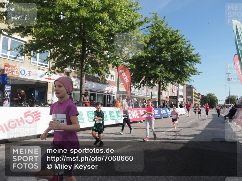 15.09.2024 - PSD Bank Halbmarathon Miley Keyser http://msf.ph/oto/7060660 15.09.2024 10:32:41 Ziel 1, 4, 33, 40, 68, 83, 176, 182, 232, 241, 275, 283, 301, 302 meine-sportfotos.de