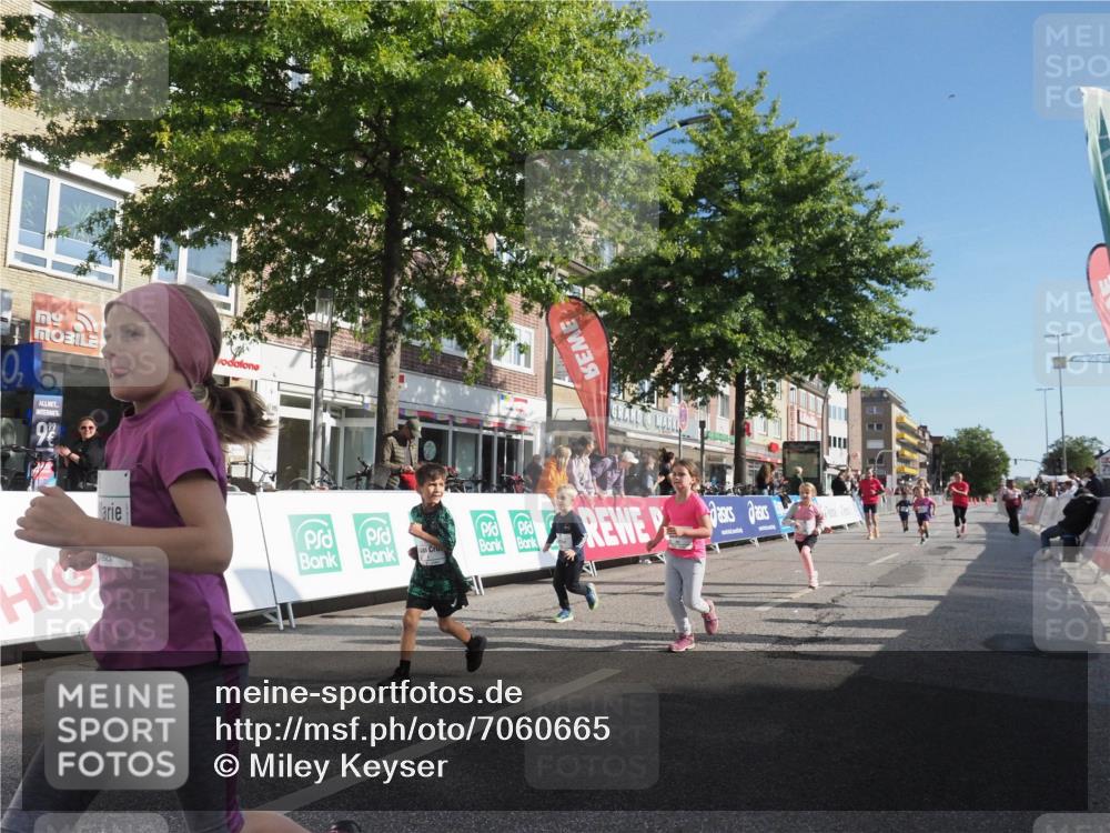 15.09.2024 - PSD Bank Halbmarathon Miley Keyser http://msf.ph/oto/7060665 15.09.2024 10:32:42 Ziel 1, 4, 33, 40, 68, 83, 176, 182, 232, 241, 275, 283, 302 meine-sportfotos.de