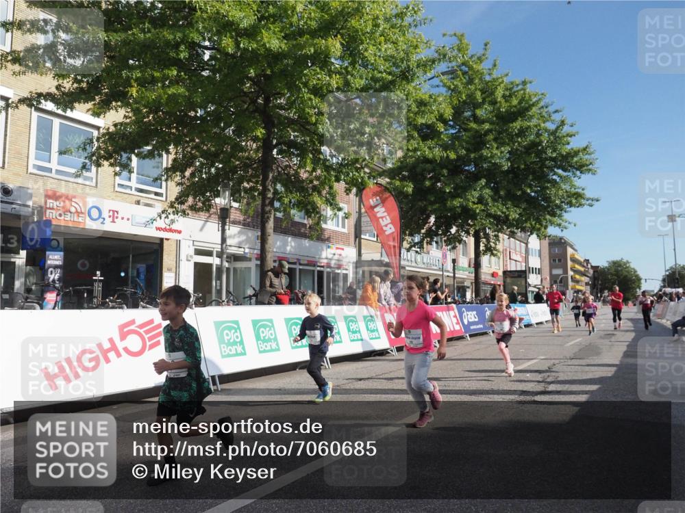 15.09.2024 - PSD Bank Halbmarathon Miley Keyser http://msf.ph/oto/7060685 15.09.2024 10:32:42 Ziel 1, 4, 33, 40, 68, 83, 176, 182, 232, 241, 275, 283, 302 meine-sportfotos.de