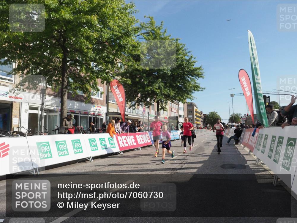 15.09.2024 - PSD Bank Halbmarathon Miley Keyser http://msf.ph/oto/7060730 15.09.2024 10:32:46 Ziel 1, 4, 33, 68, 83, 176, 182, 232, 241, 275, 283, 302 meine-sportfotos.de