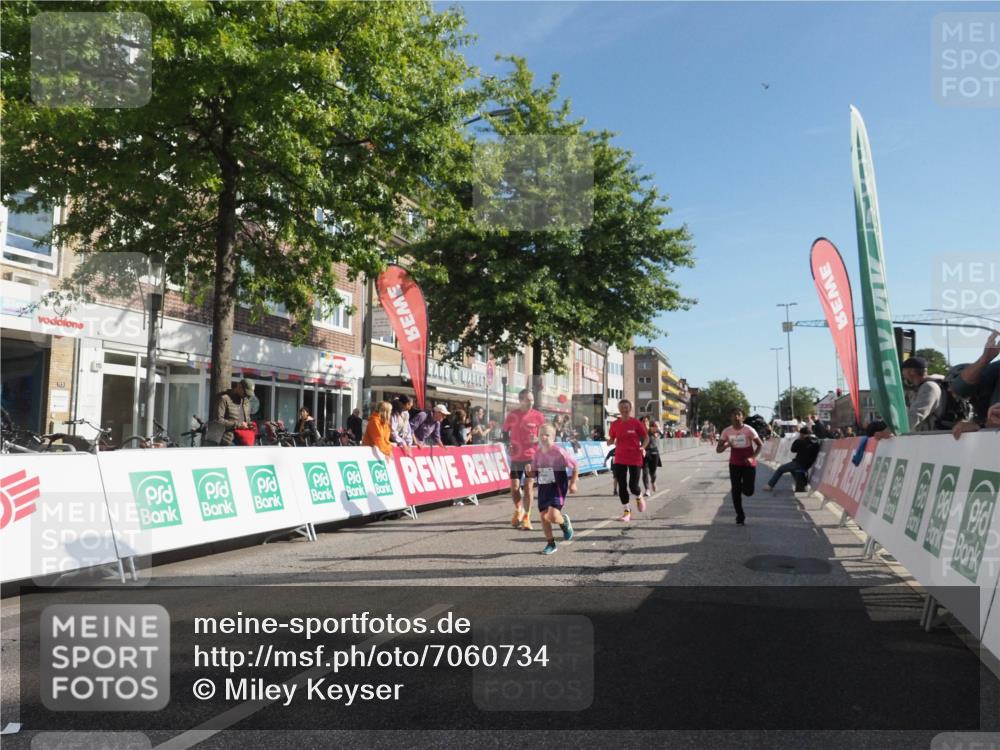 15.09.2024 - PSD Bank Halbmarathon Miley Keyser http://msf.ph/oto/7060734 15.09.2024 10:32:46 Ziel 1, 4, 33, 68, 83, 176, 182, 232, 241, 275, 283, 302 meine-sportfotos.de