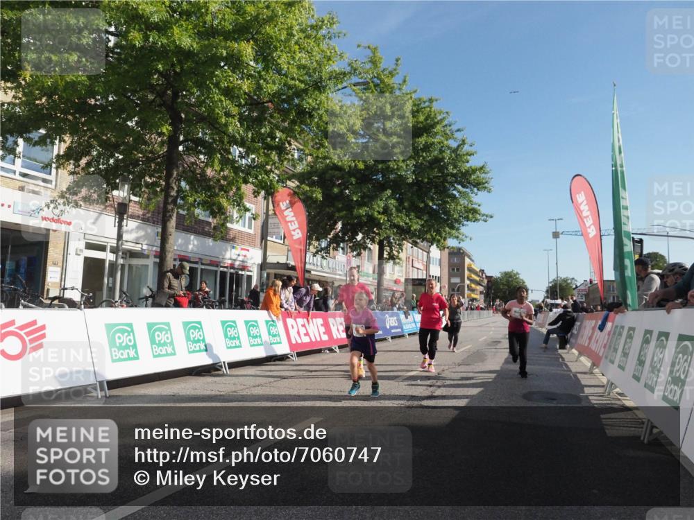 15.09.2024 - PSD Bank Halbmarathon Miley Keyser http://msf.ph/oto/7060747 15.09.2024 10:32:46 Ziel 1, 4, 33, 68, 83, 176, 182, 232, 241, 275, 283, 302 meine-sportfotos.de