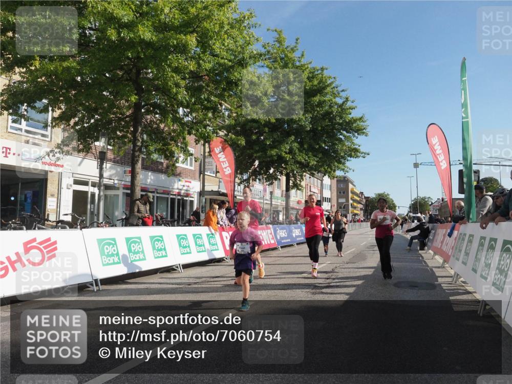 15.09.2024 - PSD Bank Halbmarathon Miley Keyser http://msf.ph/oto/7060754 15.09.2024 10:32:47 Ziel 1, 4, 33, 68, 83, 176, 182, 232, 241, 275, 283, 302 meine-sportfotos.de