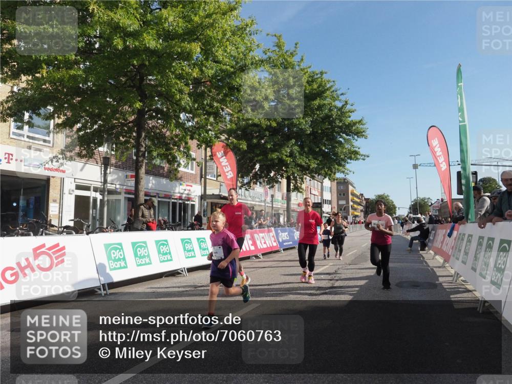 15.09.2024 - PSD Bank Halbmarathon Miley Keyser http://msf.ph/oto/7060763 15.09.2024 10:32:47 Ziel 1, 4, 33, 68, 83, 176, 182, 232, 241, 275, 283, 302 meine-sportfotos.de