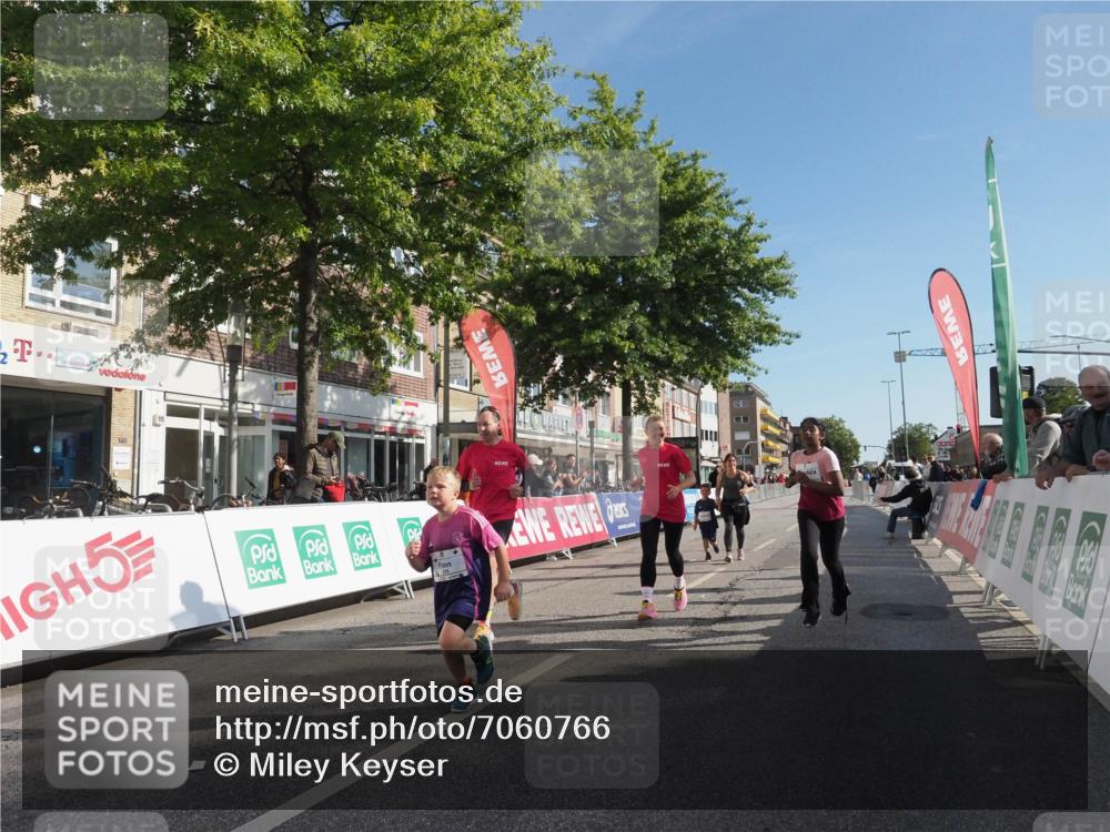 15.09.2024 - PSD Bank Halbmarathon Miley Keyser http://msf.ph/oto/7060766 15.09.2024 10:32:47 Ziel 1, 4, 33, 68, 83, 176, 182, 232, 241, 275, 283, 302 meine-sportfotos.de