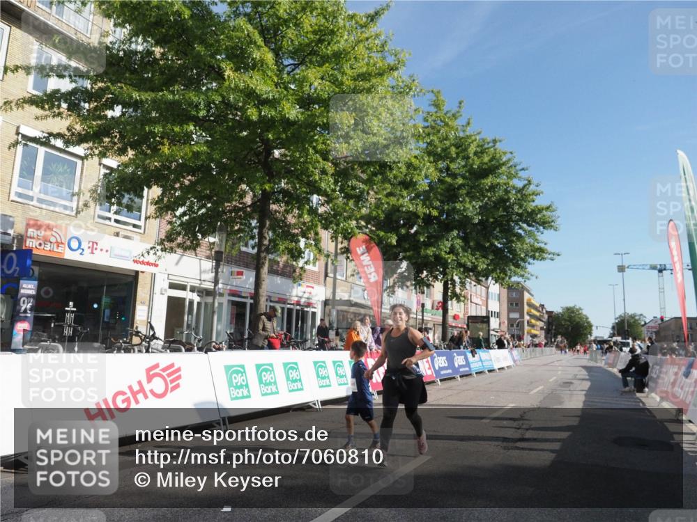 15.09.2024 - PSD Bank Halbmarathon Miley Keyser http://msf.ph/oto/7060810 15.09.2024 10:32:50 Ziel 1, 4, 33, 83, 176, 182, 232, 241, 275, 283, 302 meine-sportfotos.de