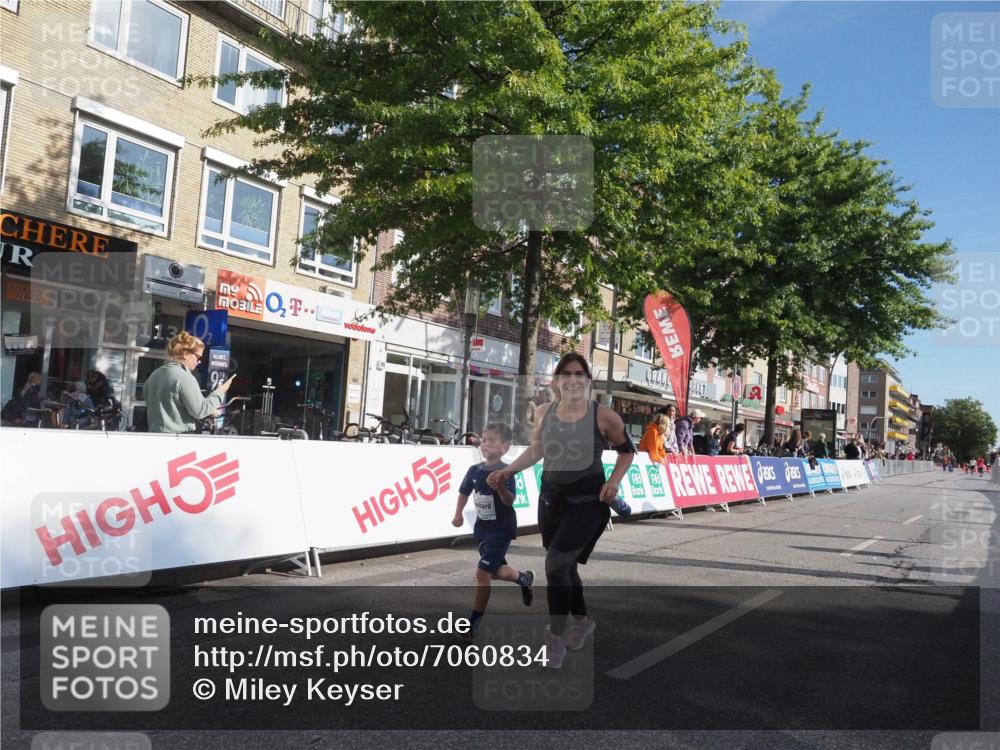 15.09.2024 - PSD Bank Halbmarathon Miley Keyser http://msf.ph/oto/7060834 15.09.2024 10:32:51 Ziel 1, 4, 33, 83, 176, 182, 232, 241, 275, 283, 302 meine-sportfotos.de