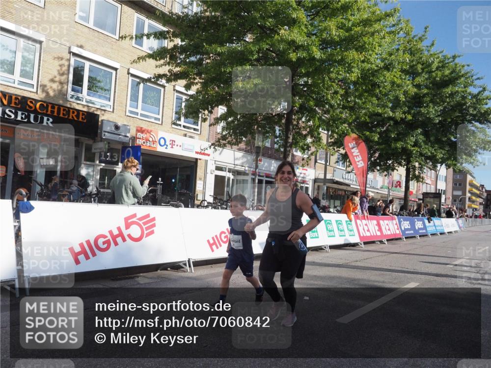 15.09.2024 - PSD Bank Halbmarathon Miley Keyser http://msf.ph/oto/7060842 15.09.2024 10:32:51 Ziel 1, 4, 33, 83, 176, 182, 232, 241, 275, 283, 302 meine-sportfotos.de