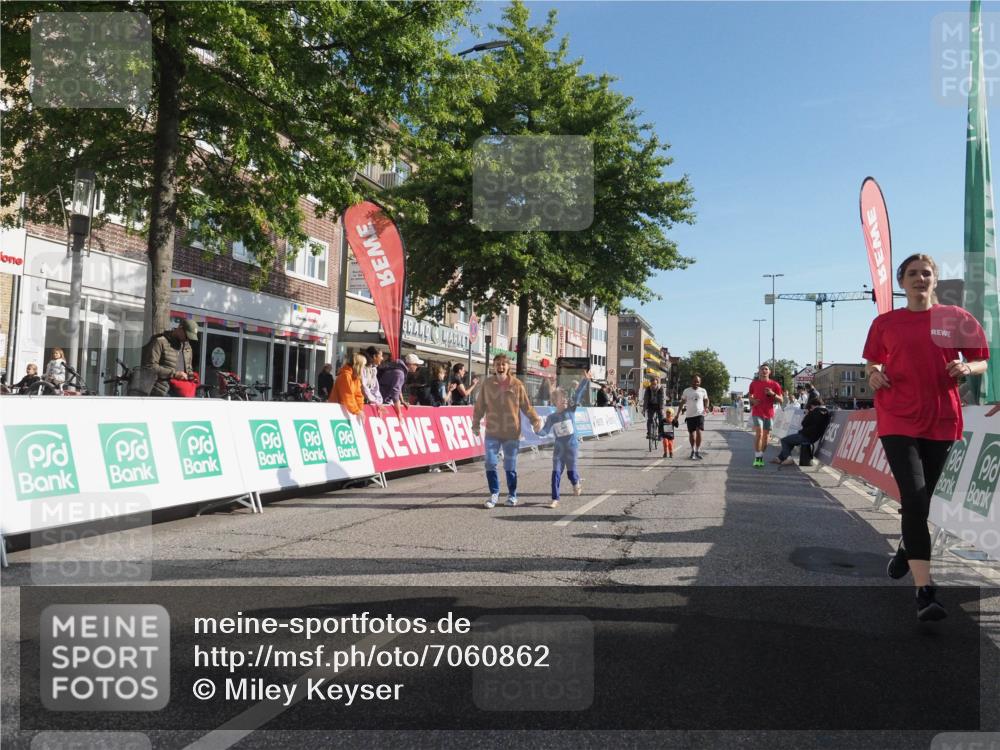 15.09.2024 - PSD Bank Halbmarathon Miley Keyser http://msf.ph/oto/7060862 15.09.2024 10:33:19 Ziel 224 meine-sportfotos.de