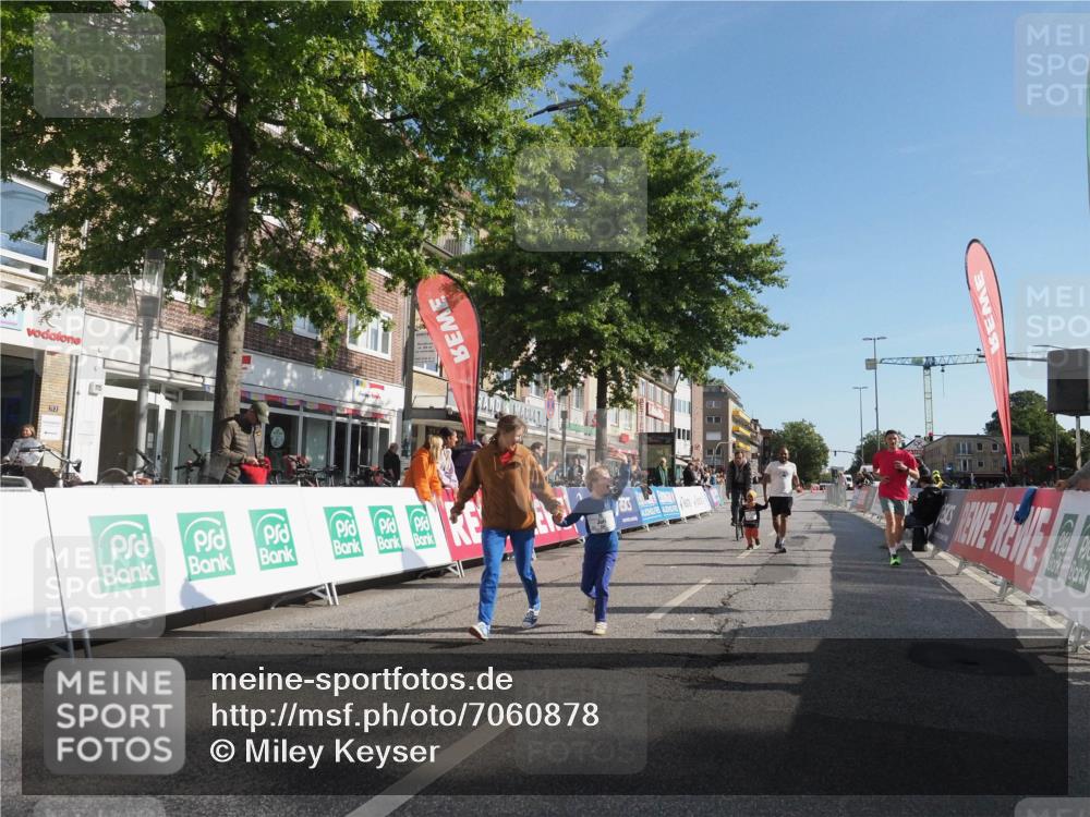 15.09.2024 - PSD Bank Halbmarathon Miley Keyser http://msf.ph/oto/7060878 15.09.2024 10:33:19 Ziel 224 meine-sportfotos.de