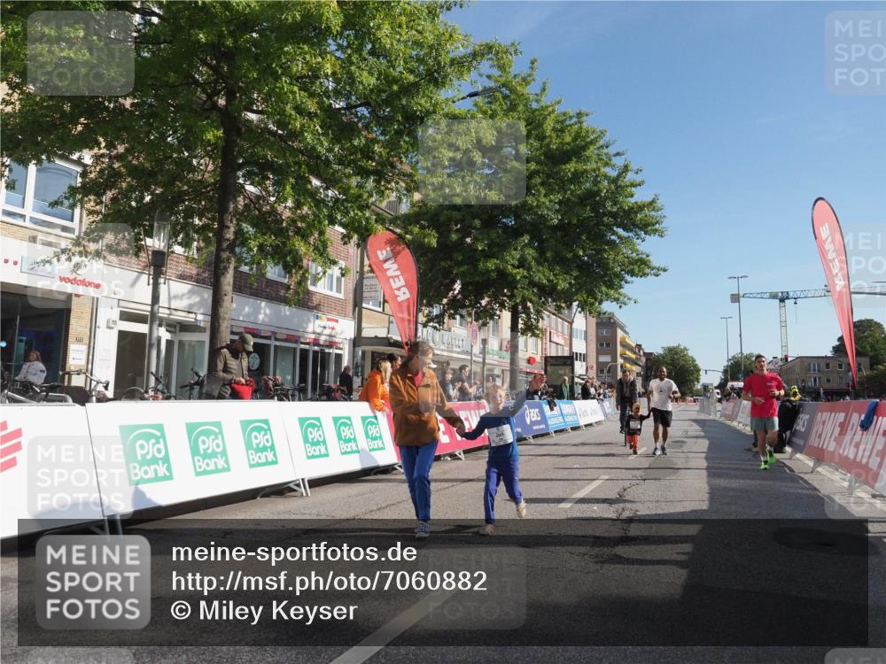 15.09.2024 - PSD Bank Halbmarathon Miley Keyser http://msf.ph/oto/7060882 15.09.2024 10:33:20 Ziel 224, 304 meine-sportfotos.de