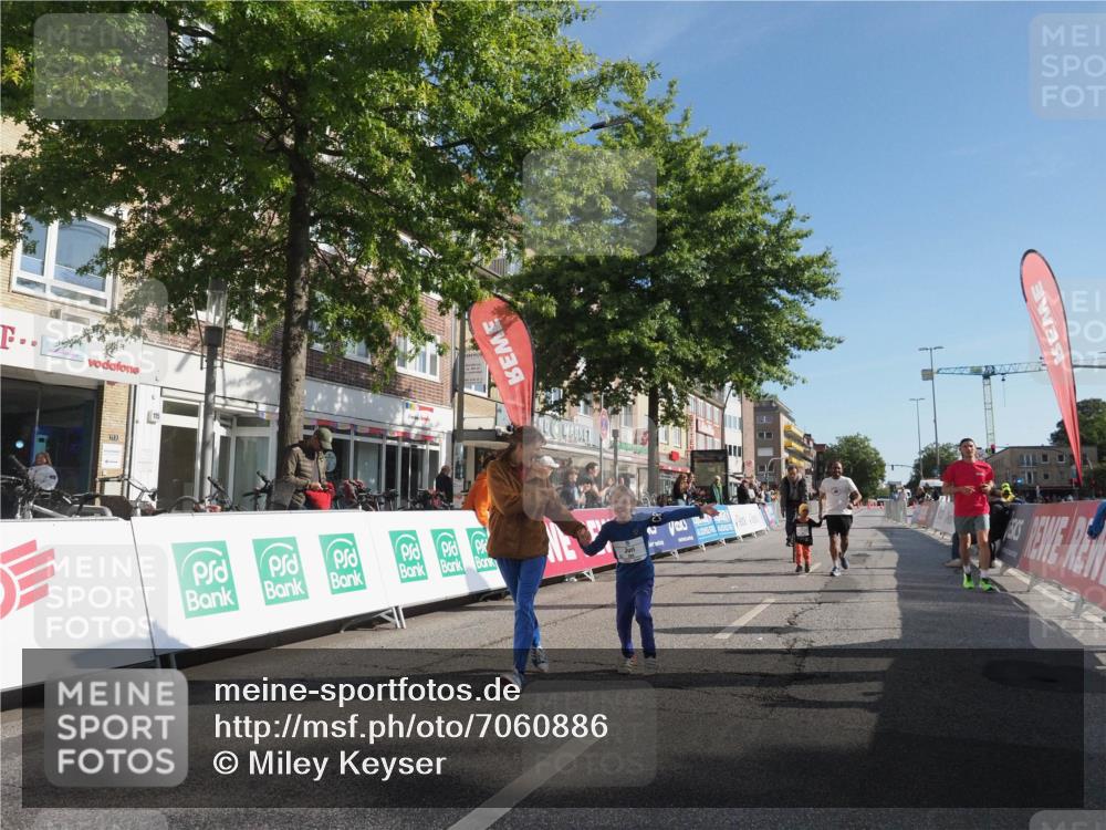 15.09.2024 - PSD Bank Halbmarathon Miley Keyser http://msf.ph/oto/7060886 15.09.2024 10:33:20 Ziel 224, 304 meine-sportfotos.de