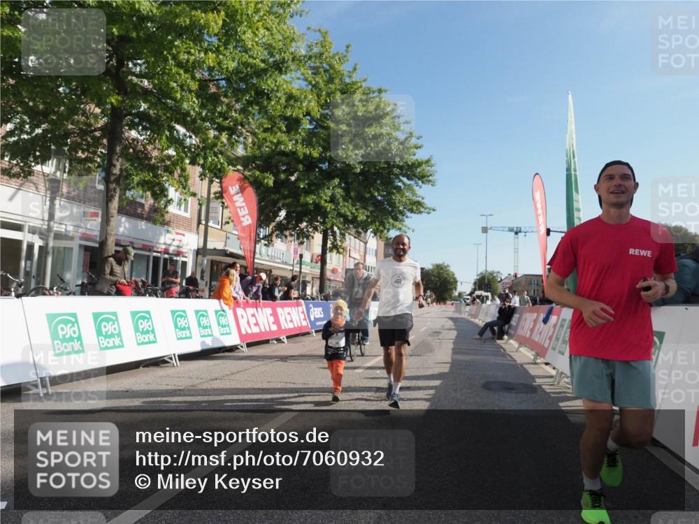 15.09.2024 - PSD Bank Halbmarathon Miley Keyser http://msf.ph/oto/7060932 15.09.2024 10:33:24 Ziel 224, 304 meine-sportfotos.de