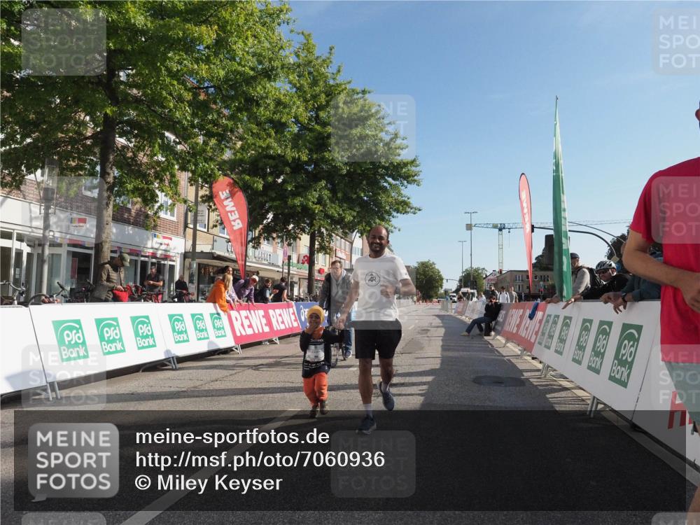 15.09.2024 - PSD Bank Halbmarathon Miley Keyser http://msf.ph/oto/7060936 15.09.2024 10:33:24 Ziel 224, 304 meine-sportfotos.de