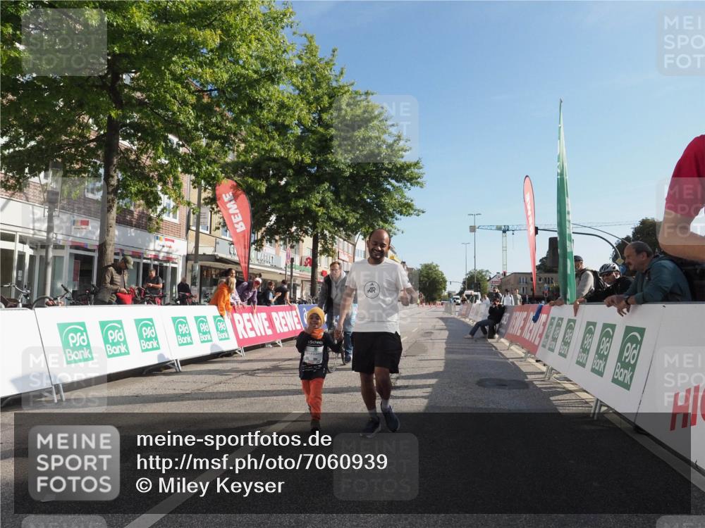 15.09.2024 - PSD Bank Halbmarathon Miley Keyser http://msf.ph/oto/7060939 15.09.2024 10:33:24 Ziel 224, 304 meine-sportfotos.de
