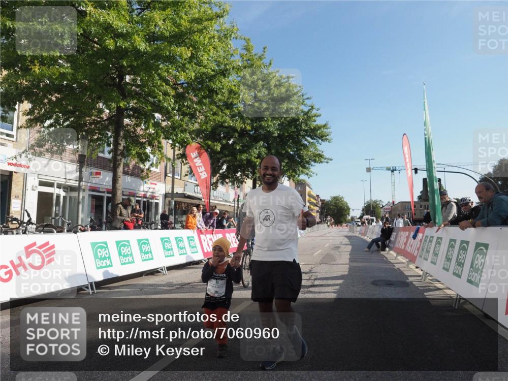 15.09.2024 - PSD Bank Halbmarathon Miley Keyser http://msf.ph/oto/7060960 15.09.2024 10:33:25 Ziel 224, 304 meine-sportfotos.de