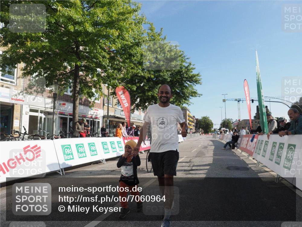 15.09.2024 - PSD Bank Halbmarathon Miley Keyser http://msf.ph/oto/7060964 15.09.2024 10:33:25 Ziel 224, 304 meine-sportfotos.de