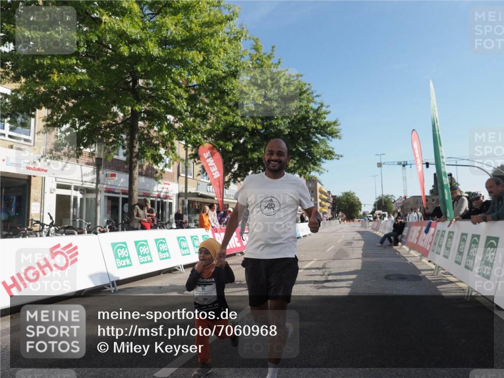 15.09.2024 - PSD Bank Halbmarathon Miley Keyser http://msf.ph/oto/7060968 15.09.2024 10:33:25 Ziel 224, 304 meine-sportfotos.de