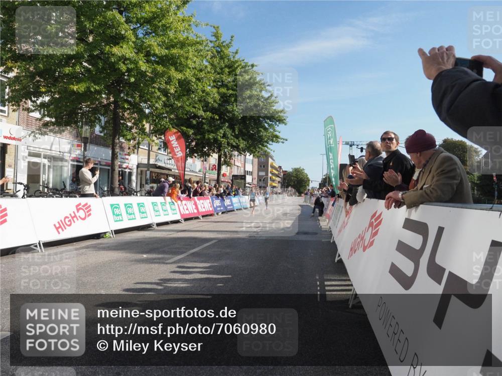 15.09.2024 - PSD Bank Halbmarathon Miley Keyser http://msf.ph/oto/7060980 15.09.2024 11:01:55 Ziel 448, 1001 meine-sportfotos.de