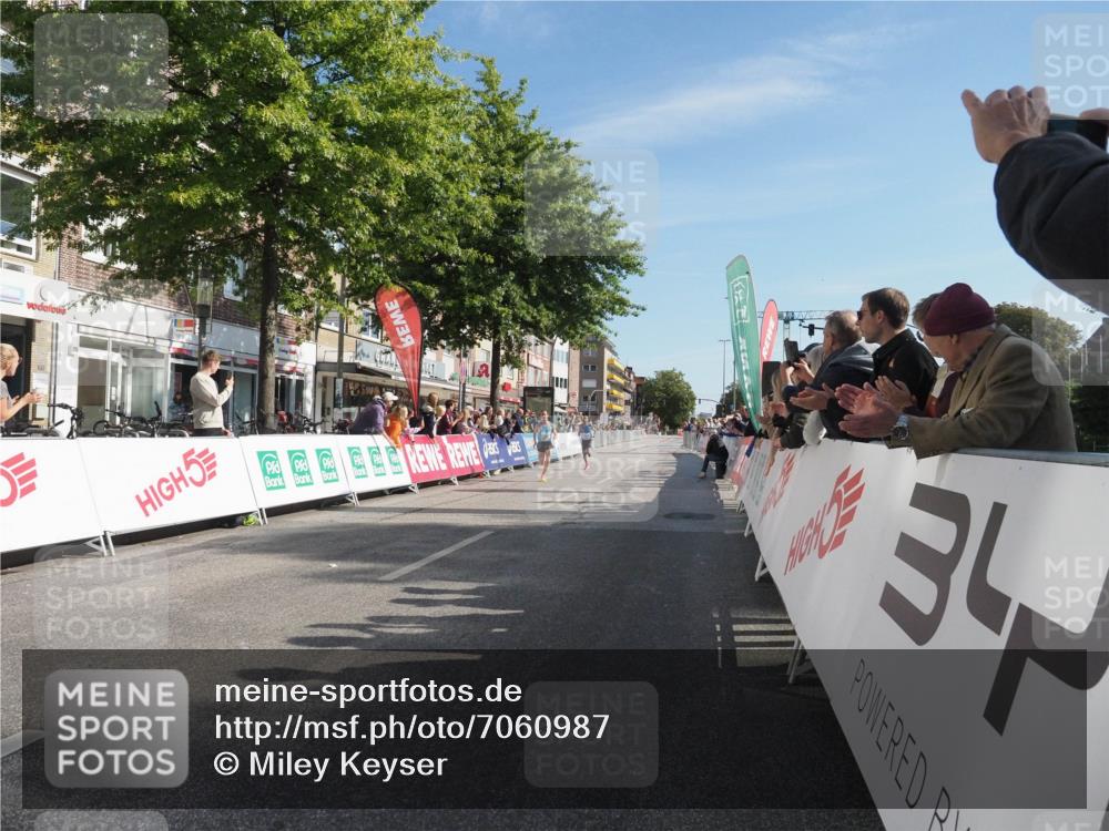 15.09.2024 - PSD Bank Halbmarathon Miley Keyser http://msf.ph/oto/7060987 15.09.2024 11:01:56 Ziel 448, 1001 meine-sportfotos.de