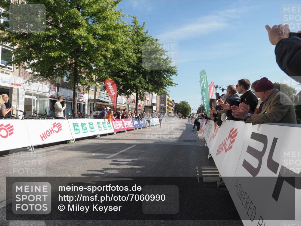 15.09.2024 - PSD Bank Halbmarathon Miley Keyser http://msf.ph/oto/7060990 15.09.2024 11:01:56 Ziel 448, 1001 meine-sportfotos.de