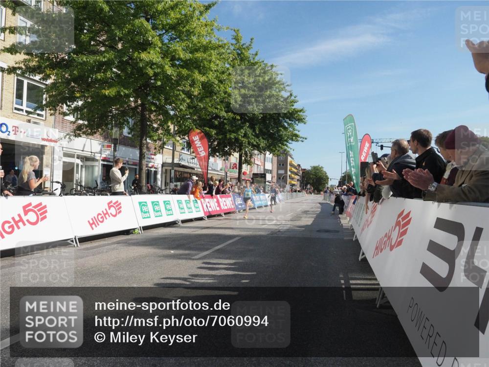 15.09.2024 - PSD Bank Halbmarathon Miley Keyser http://msf.ph/oto/7060994 15.09.2024 11:01:56 Ziel 448, 1001 meine-sportfotos.de