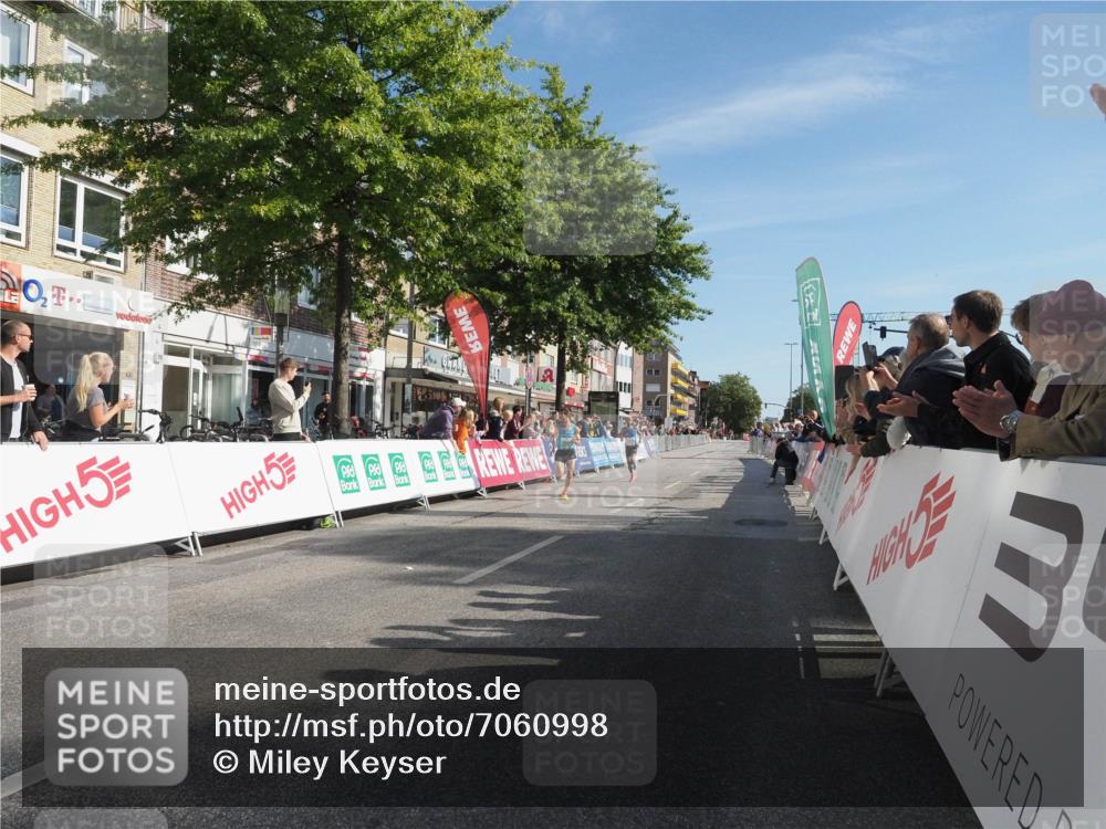 15.09.2024 - PSD Bank Halbmarathon Miley Keyser http://msf.ph/oto/7060998 15.09.2024 11:01:56 Ziel 448, 1001 meine-sportfotos.de