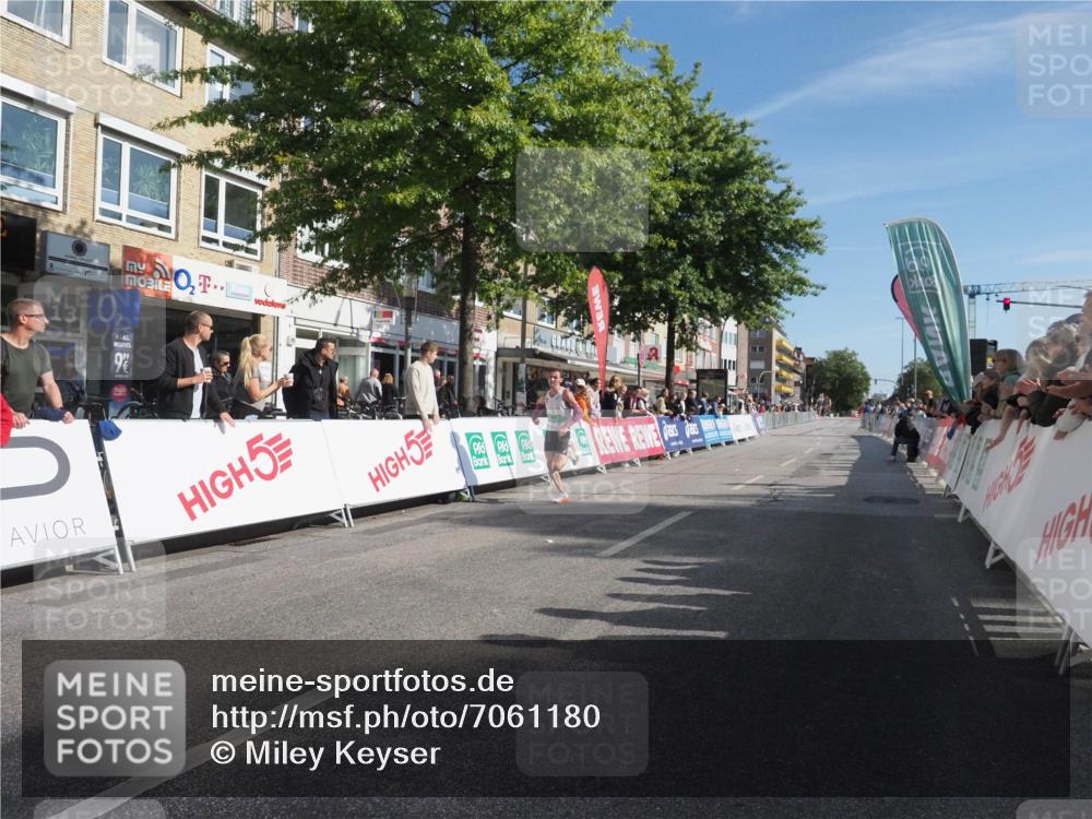 15.09.2024 - PSD Bank Halbmarathon Miley Keyser http://msf.ph/oto/7061180 15.09.2024 11:02:44 Ziel 449 meine-sportfotos.de