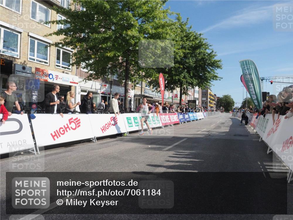 15.09.2024 - PSD Bank Halbmarathon Miley Keyser http://msf.ph/oto/7061184 15.09.2024 11:02:44 Ziel 449 meine-sportfotos.de