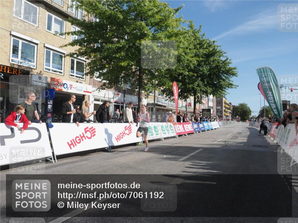 15.09.2024 - PSD Bank Halbmarathon Miley Keyser http://msf.ph/oto/7061192 15.09.2024 11:02:45 Ziel 449 meine-sportfotos.de