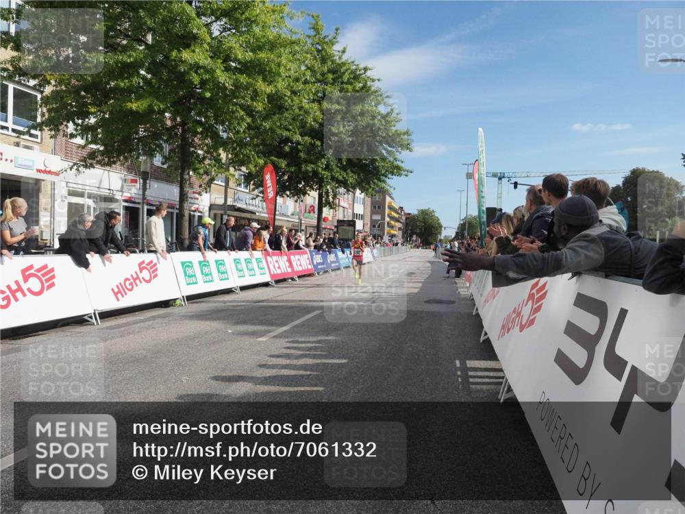 15.09.2024 - PSD Bank Halbmarathon Miley Keyser http://msf.ph/oto/7061332 15.09.2024 11:05:29 Ziel 458 meine-sportfotos.de