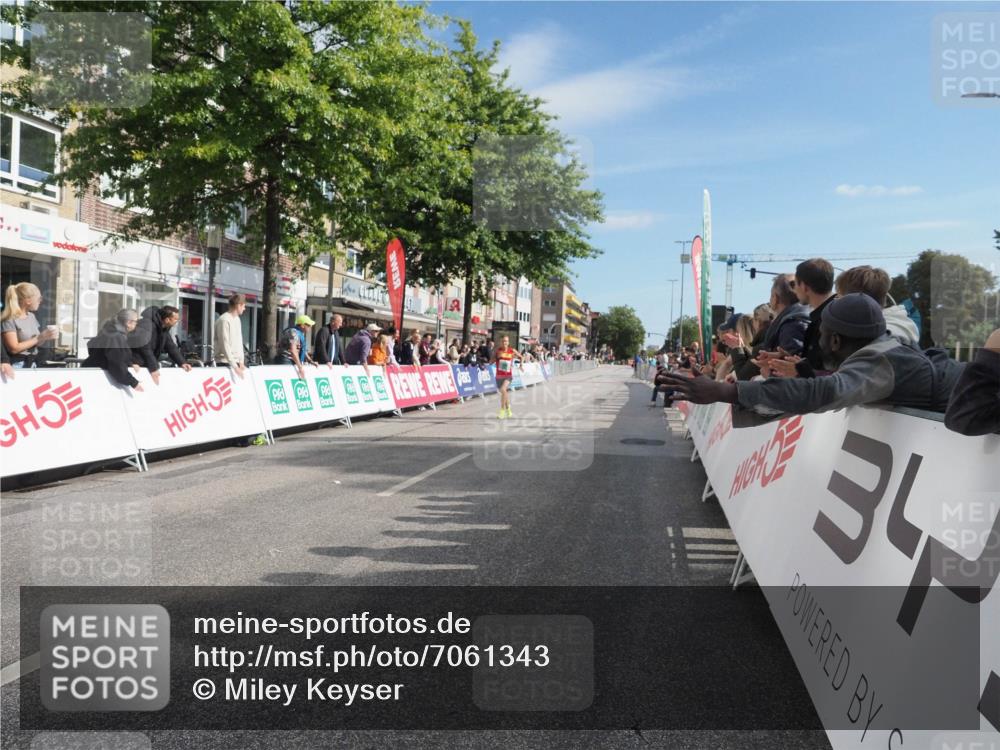 15.09.2024 - PSD Bank Halbmarathon Miley Keyser http://msf.ph/oto/7061343 15.09.2024 11:05:29 Ziel 458 meine-sportfotos.de