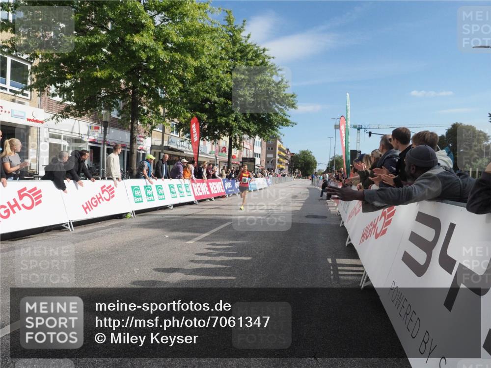 15.09.2024 - PSD Bank Halbmarathon Miley Keyser http://msf.ph/oto/7061347 15.09.2024 11:05:29 Ziel 458 meine-sportfotos.de