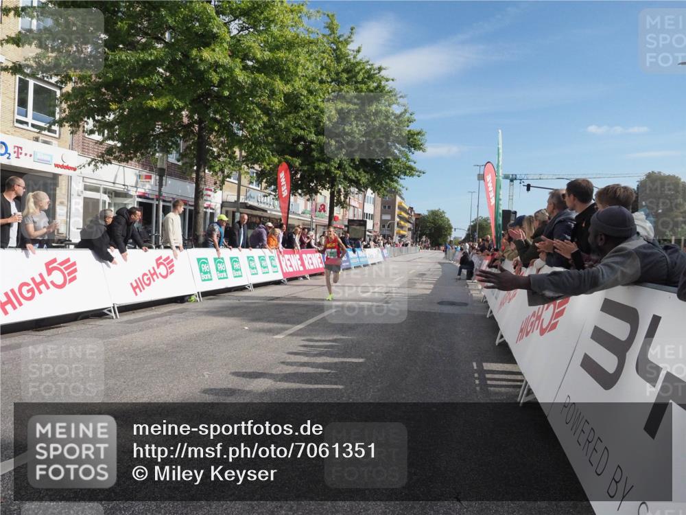 15.09.2024 - PSD Bank Halbmarathon Miley Keyser http://msf.ph/oto/7061351 15.09.2024 11:05:30 Ziel 458 meine-sportfotos.de