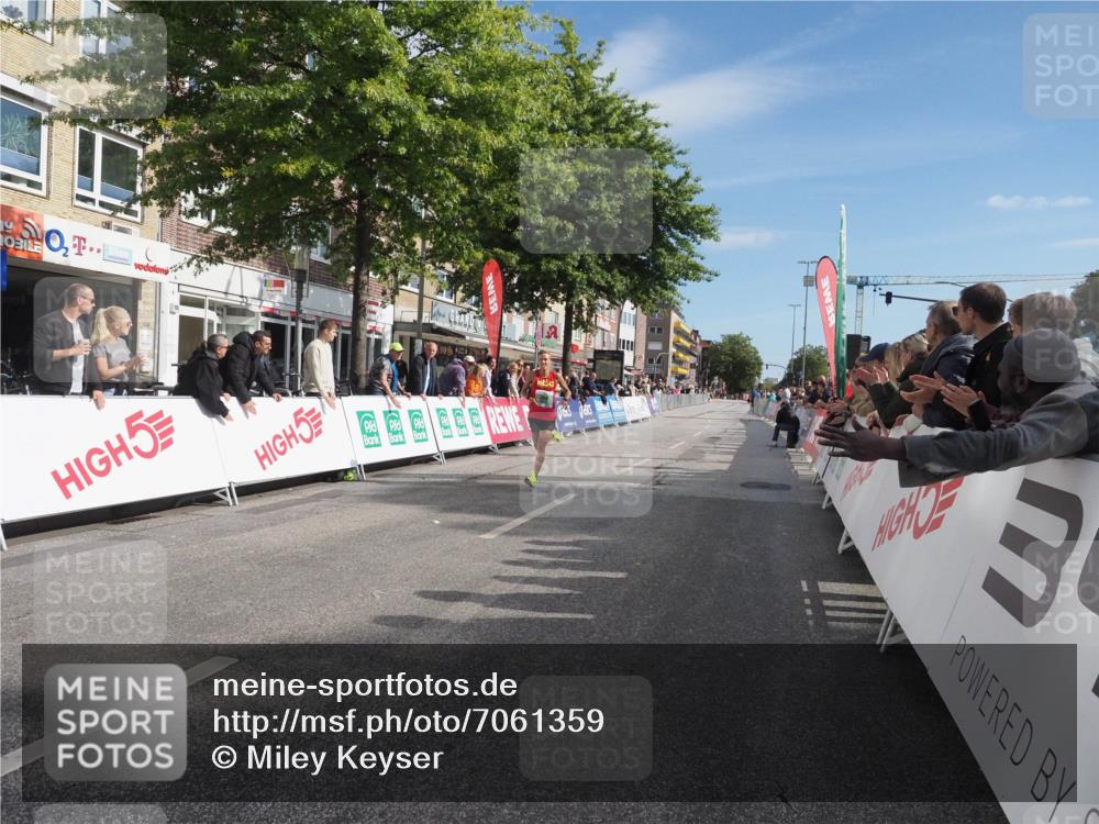 15.09.2024 - PSD Bank Halbmarathon Miley Keyser http://msf.ph/oto/7061359 15.09.2024 11:05:30 Ziel 458 meine-sportfotos.de