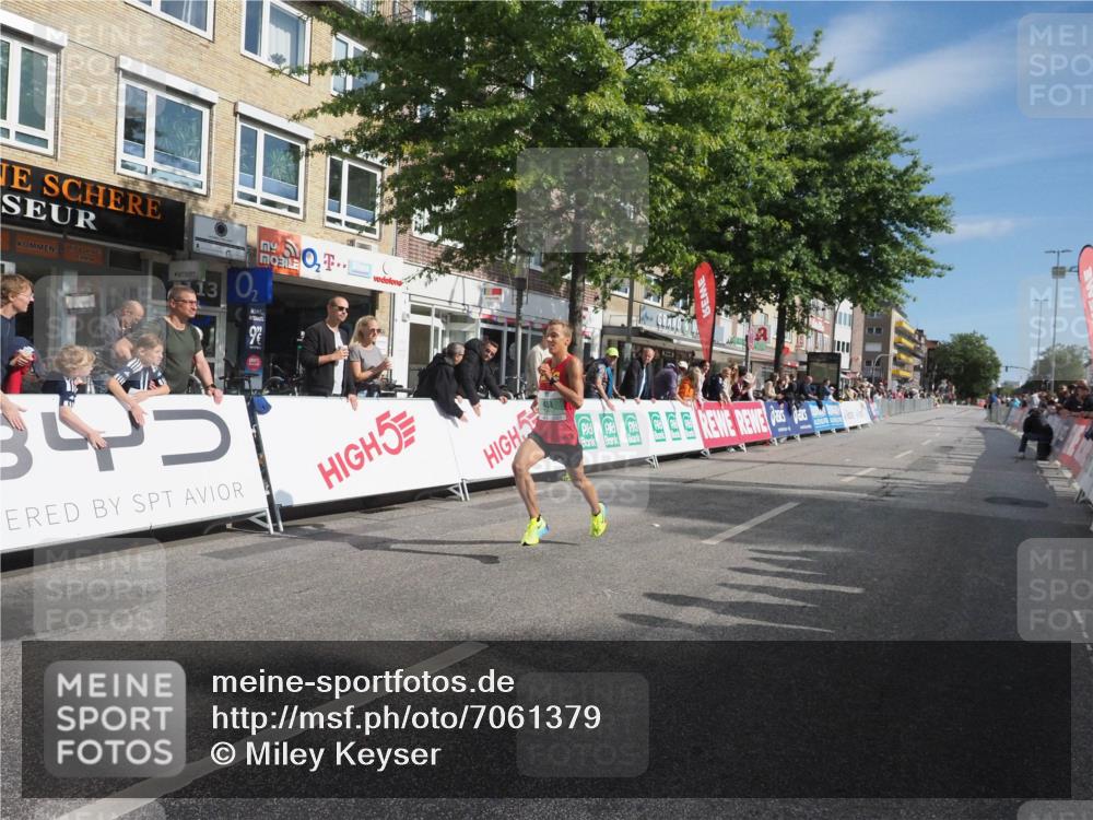 15.09.2024 - PSD Bank Halbmarathon Miley Keyser http://msf.ph/oto/7061379 15.09.2024 11:05:31 Ziel 458 meine-sportfotos.de
