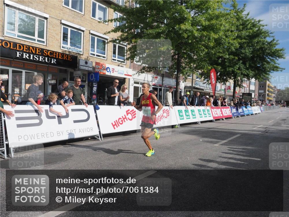 15.09.2024 - PSD Bank Halbmarathon Miley Keyser http://msf.ph/oto/7061384 15.09.2024 11:05:31 Ziel 458 meine-sportfotos.de