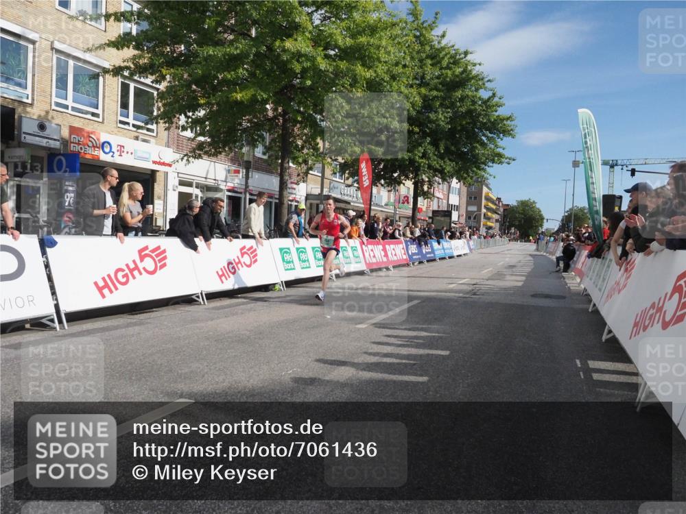 15.09.2024 - PSD Bank Halbmarathon Miley Keyser http://msf.ph/oto/7061436 15.09.2024 11:06:03 Ziel 450 meine-sportfotos.de