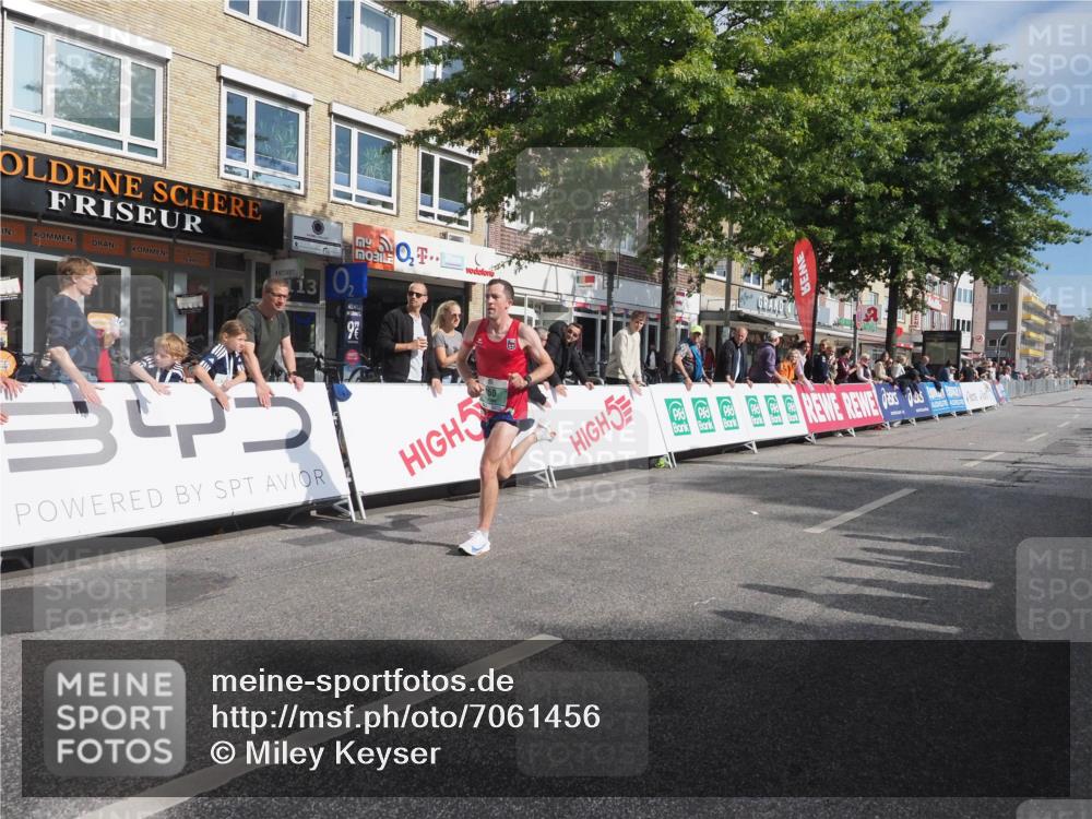 15.09.2024 - PSD Bank Halbmarathon Miley Keyser http://msf.ph/oto/7061456 15.09.2024 11:06:03 Ziel 450 meine-sportfotos.de