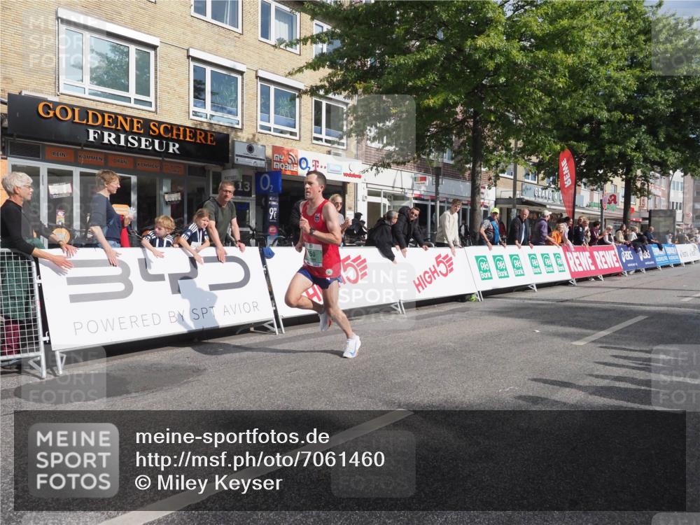 15.09.2024 - PSD Bank Halbmarathon Miley Keyser http://msf.ph/oto/7061460 15.09.2024 11:06:03 Ziel 450 meine-sportfotos.de