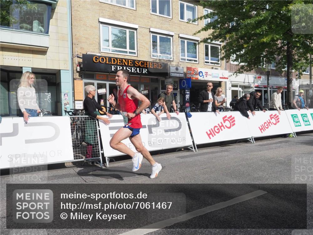 15.09.2024 - PSD Bank Halbmarathon Miley Keyser http://msf.ph/oto/7061467 15.09.2024 11:06:04 Ziel 450 meine-sportfotos.de