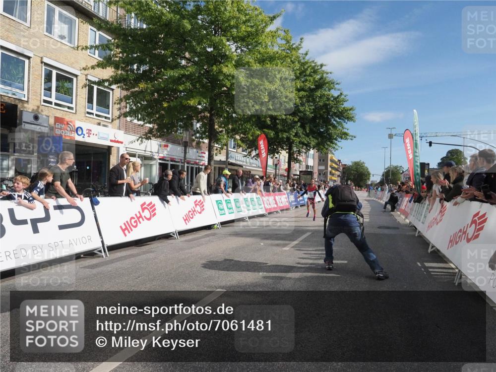 15.09.2024 - PSD Bank Halbmarathon Miley Keyser http://msf.ph/oto/7061481 15.09.2024 11:06:28 Ziel 1091 meine-sportfotos.de
