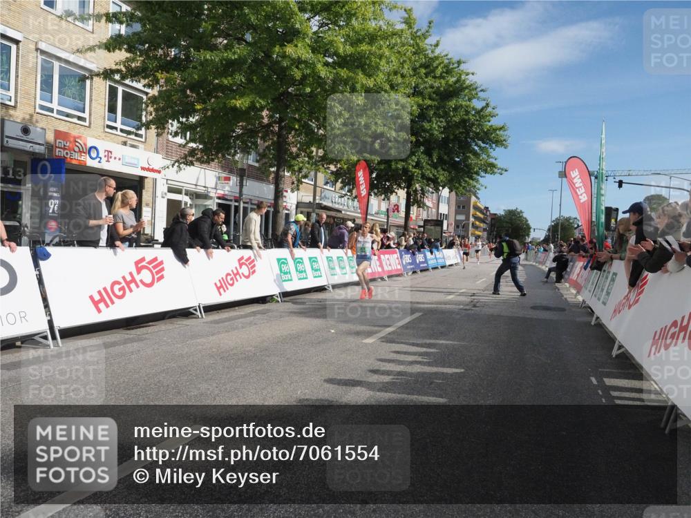 15.09.2024 - PSD Bank Halbmarathon Miley Keyser http://msf.ph/oto/7061554 15.09.2024 11:06:45 Ziel 455, 456, 459, 460, 461, 467, 471, 472, 805 meine-sportfotos.de