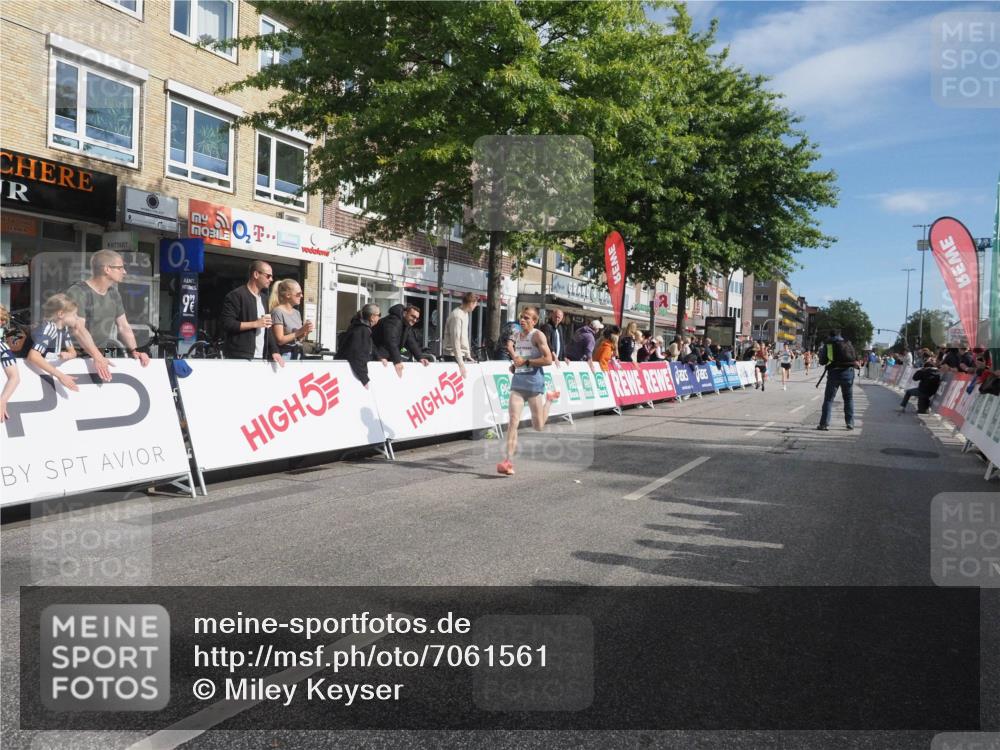 15.09.2024 - PSD Bank Halbmarathon Miley Keyser http://msf.ph/oto/7061561 15.09.2024 11:06:45 Ziel 455, 456, 459, 460, 461, 467, 471, 472, 805 meine-sportfotos.de