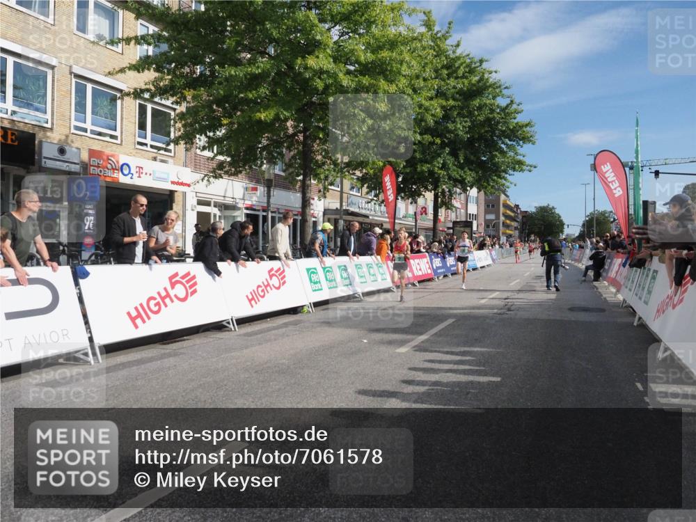 15.09.2024 - PSD Bank Halbmarathon Miley Keyser http://msf.ph/oto/7061578 15.09.2024 11:06:48 Ziel 455, 456, 459, 460, 461, 467, 471, 472, 805 meine-sportfotos.de